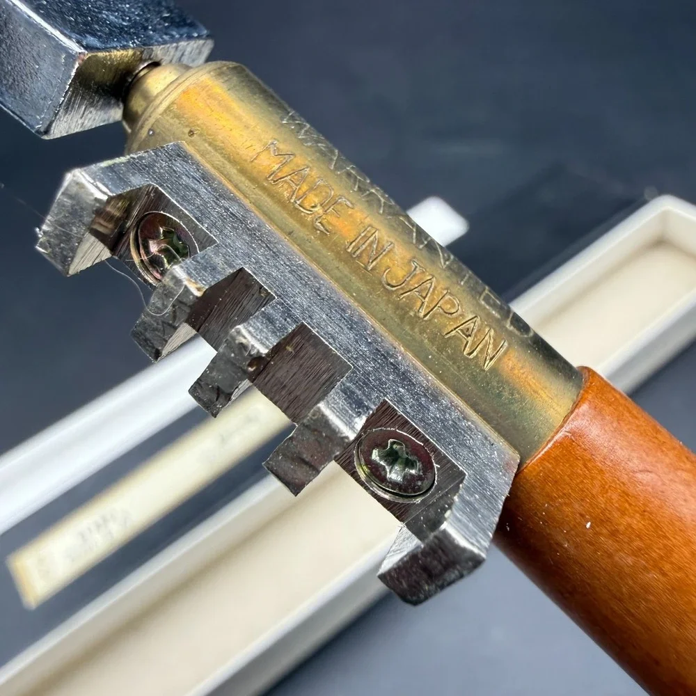 VINTAGE‎ DIAMOND TIPPED GLASS CUTTER MADE IN JAPAN 1A